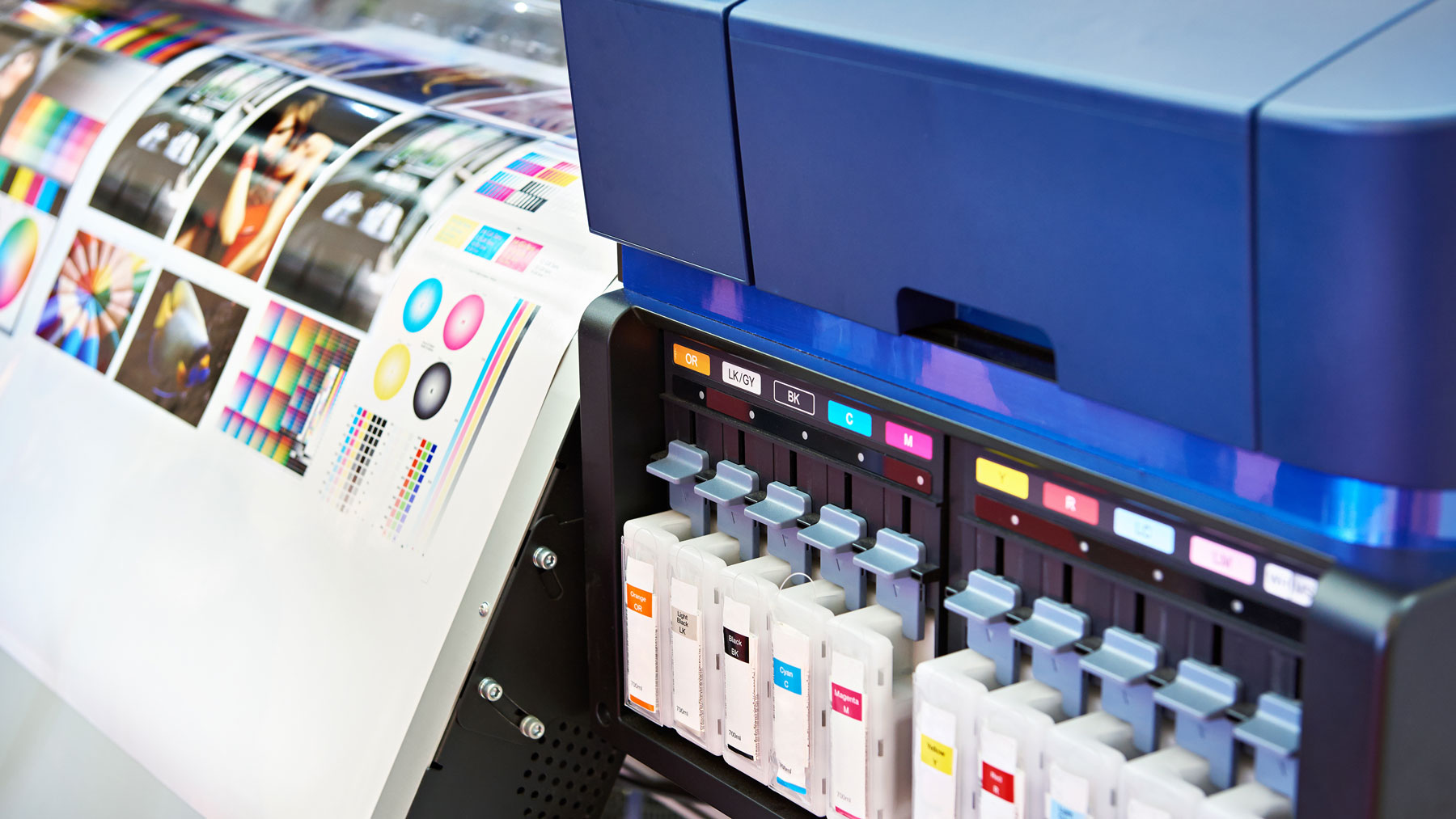 Farben und Druckmotive in der Digitaldruckproduktion
